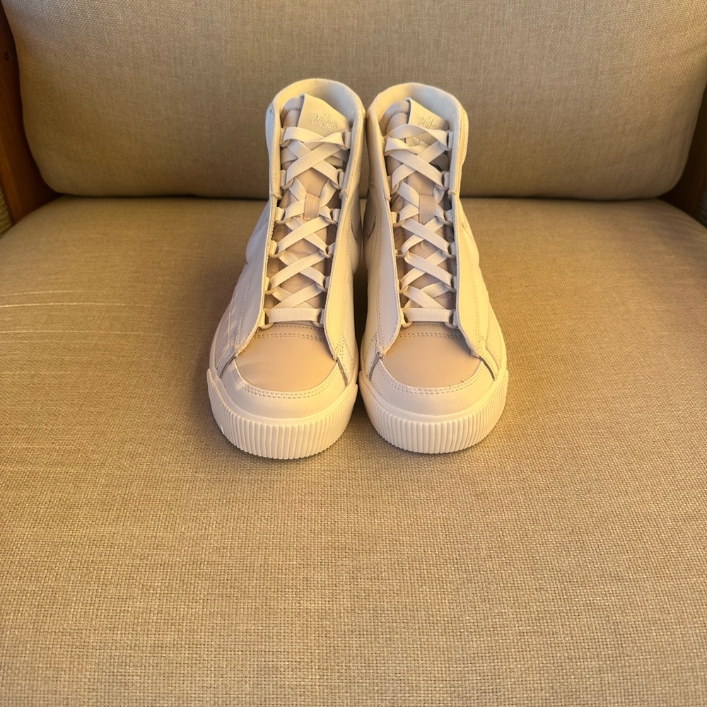 Nike Women’s Blazer Mid Victory